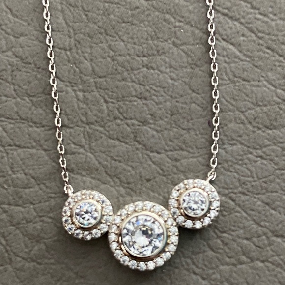 Charmed Aroma | Necklace - Picture 3 of 5